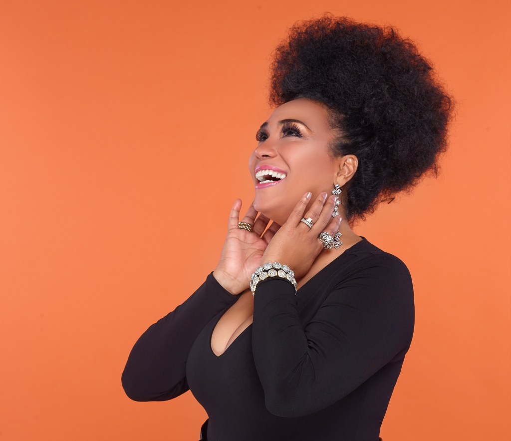 Aymée Nuviola Lanza “Ponte Bonita”: Un Himno de Empoderamiento Femenino